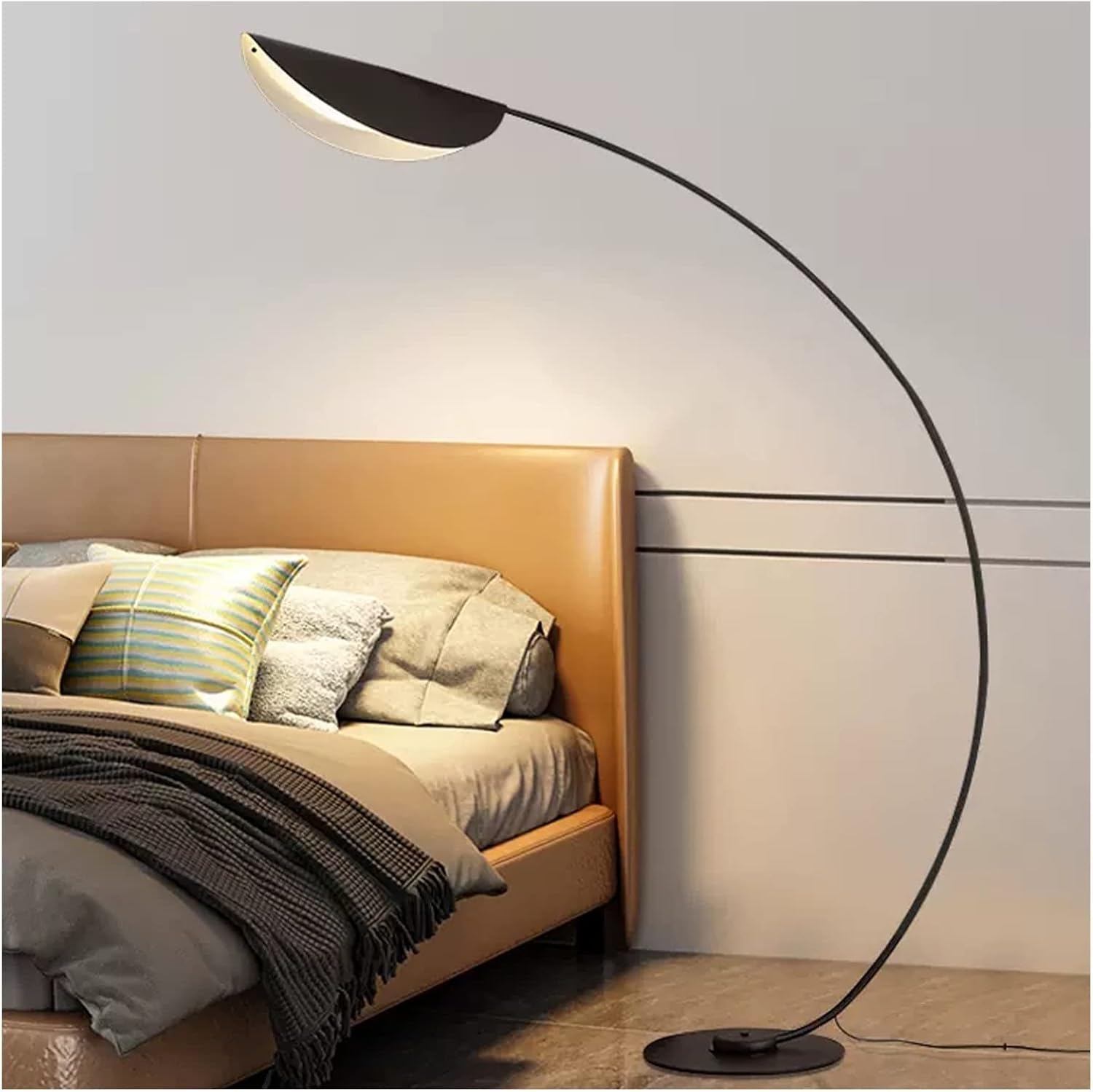 AUR - FL - RL9091 - BK EESHHA Modern Floor Lamp - Aura Lighting - Azar Group